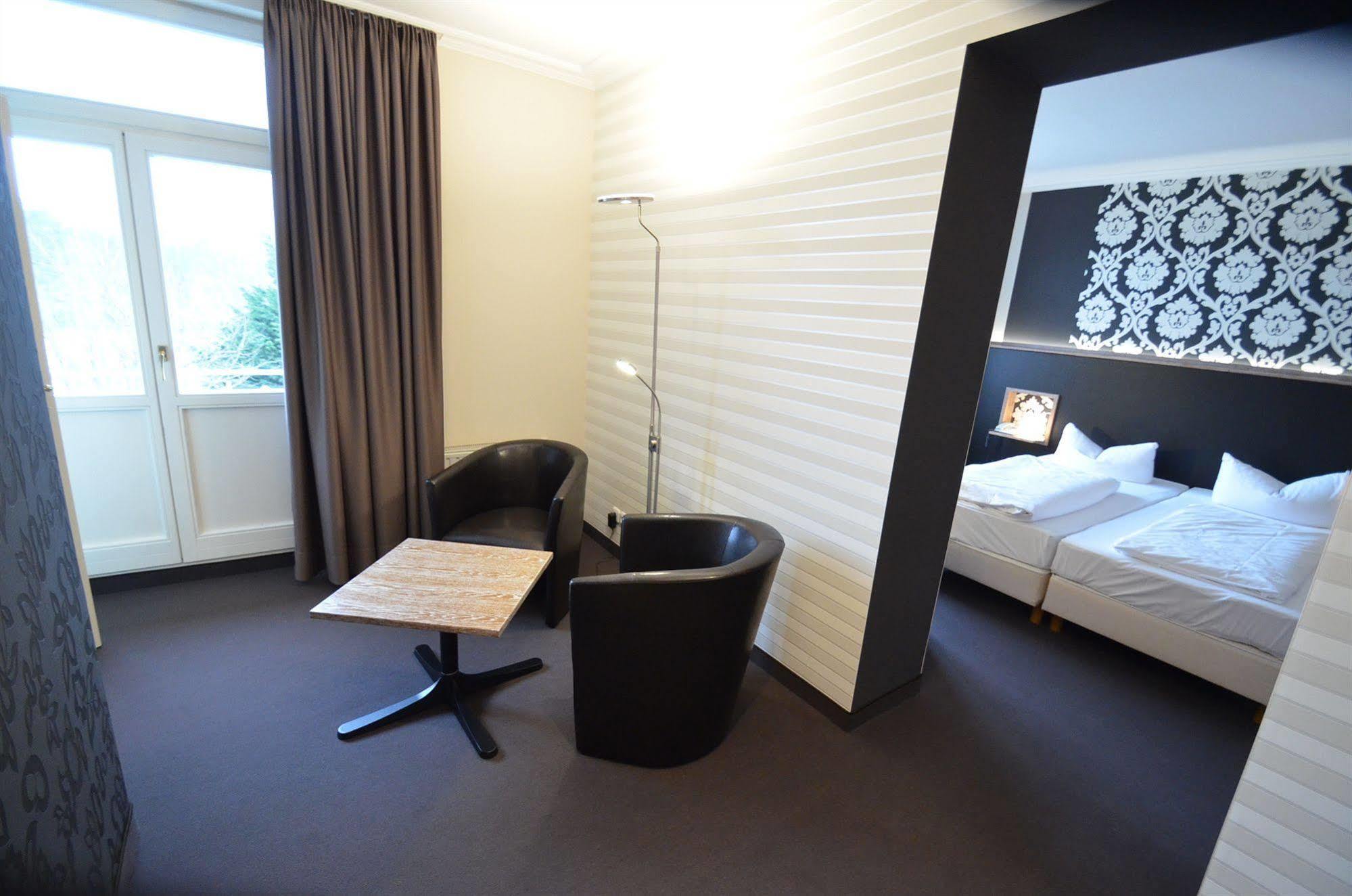 Apartment Und Economyzimmer Residenz Waldkrone