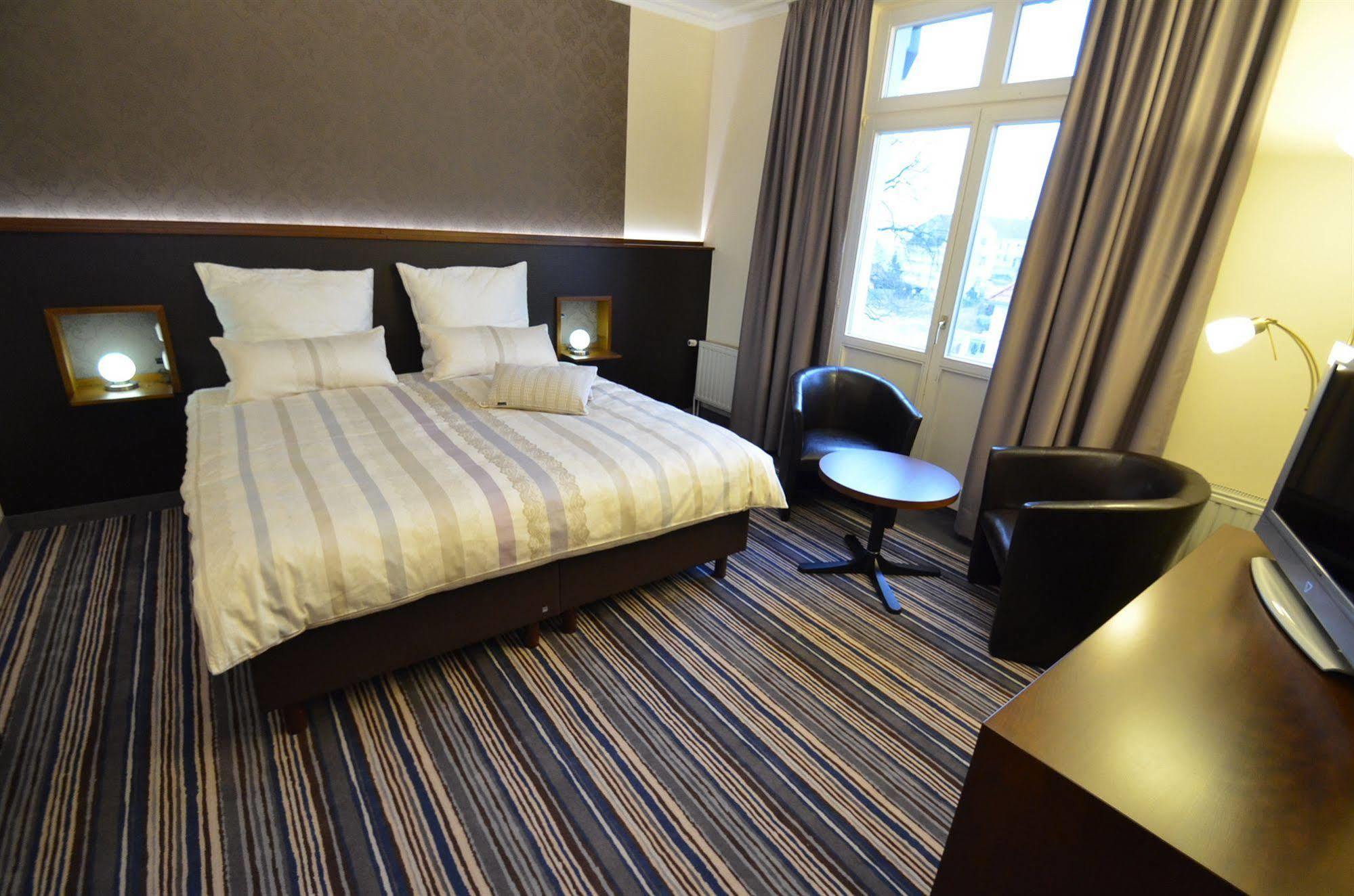 Apartment Und Economyzimmer Residenz Waldkrone *