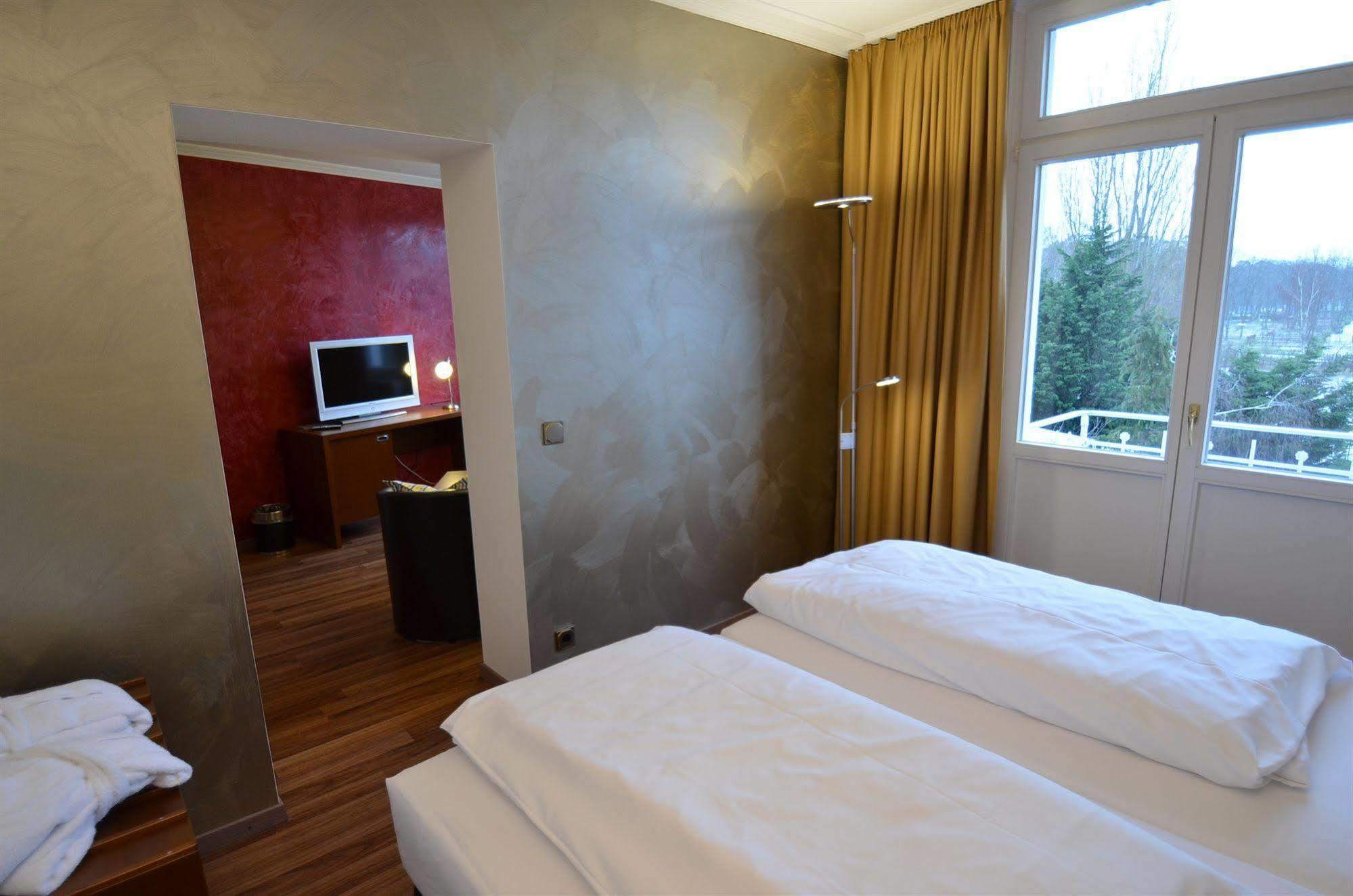 Apartment Und Economyzimmer Residenz Waldkrone *