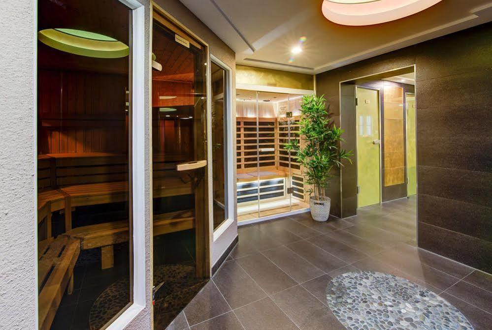 Apartment Und Economyzimmer Residenz Waldkrone *